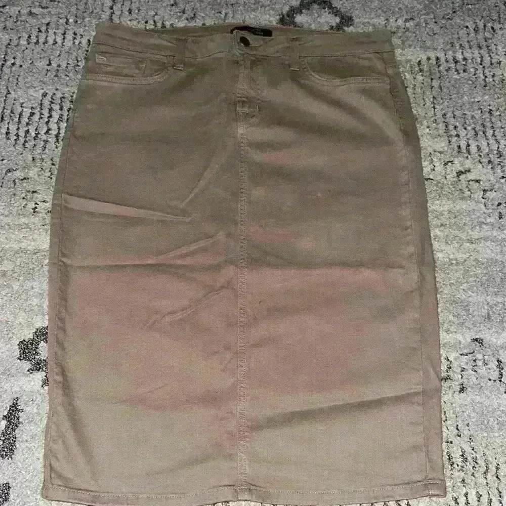 Seven‎ two tan pencil skirt 8/10